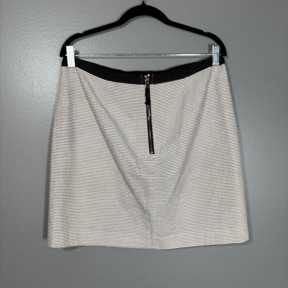 Ann Taylor LOFT Women's Gray & White Striped Pencil Skirt - Size 10 - Corpcore - Picture 6 of 6